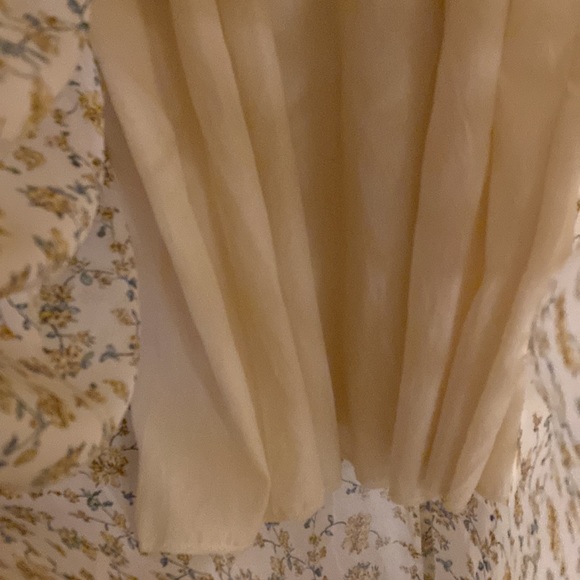 Dress with yellow flowers and smocking .  Never worn. From non smoking home - Picture 8 of 8